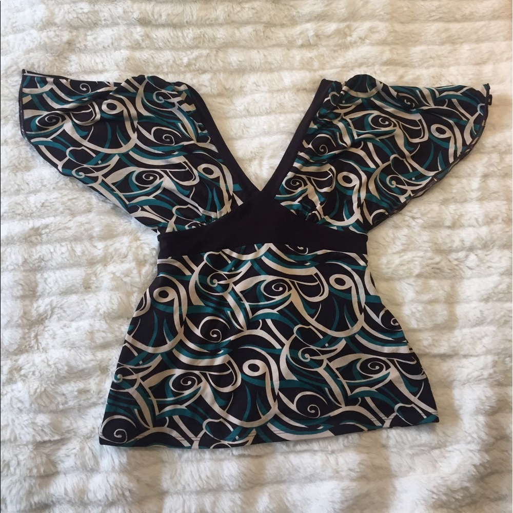 Tempted V-Neck blouse SZ M