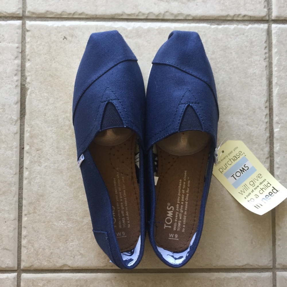 TOMS Navy Canvas Slip On NEW WITH TAGS
