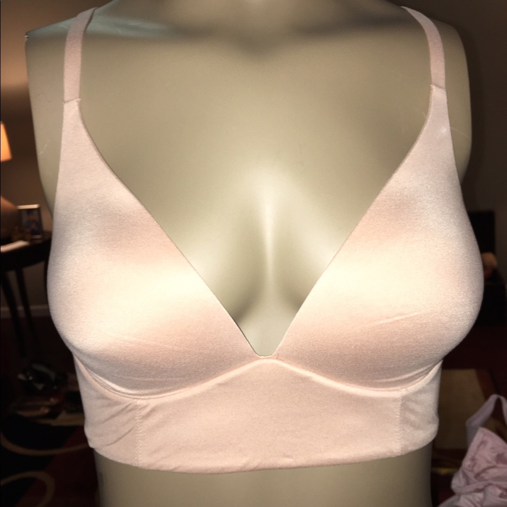 "SOLD" VICTORIA'S SECRET BRAS - Picture 3 of 5