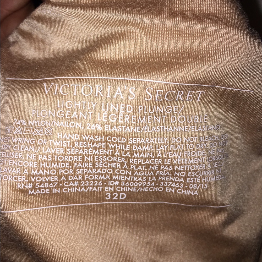 "SOLD" VICTORIA'S SECRET BRAS - Picture 5 of 5