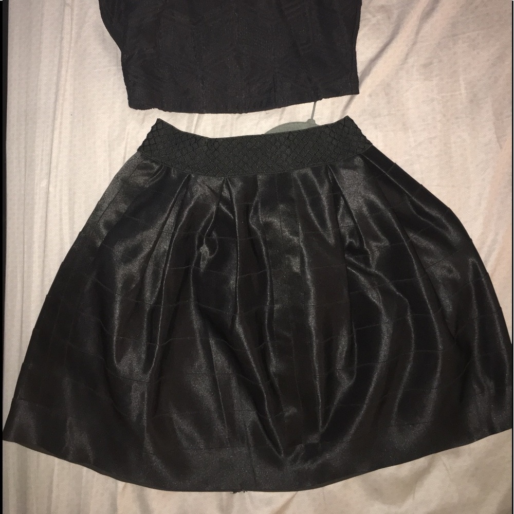 Bebe Black balloon / circle skirt sz XS