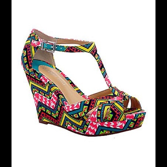 Shoes - Gianni Bini Mindy Sz 7.5 Strap Wedge Sandals. New