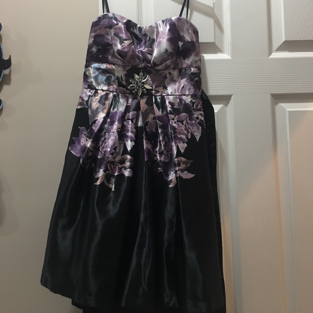 STRAPLESS DATE DRESS