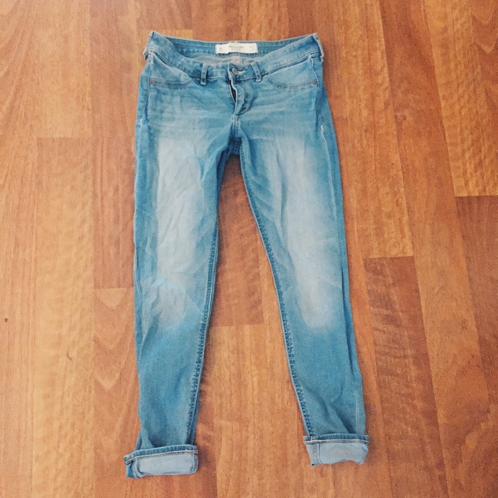 BUNDLE!! three pairs of jeans!