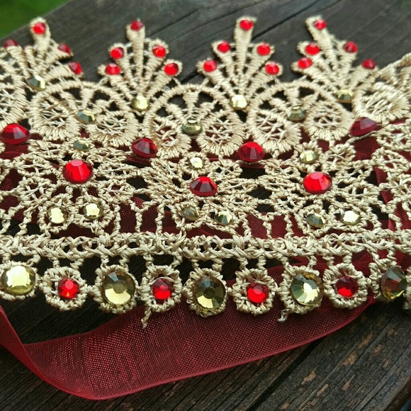 Lace cuff bracelet - Picture 4 of 4