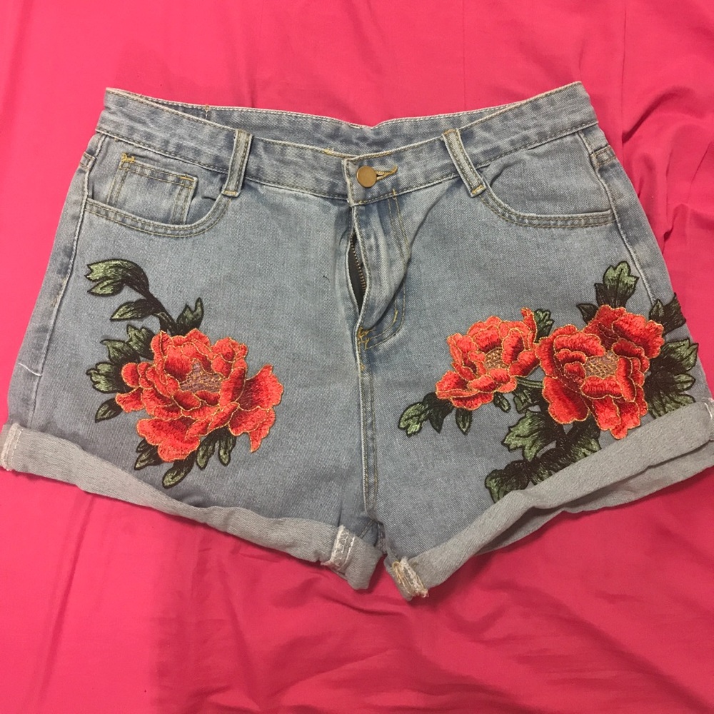 Flower embroidered shorts