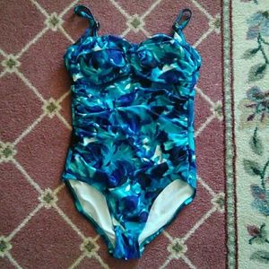 Women's one piece bathing suit