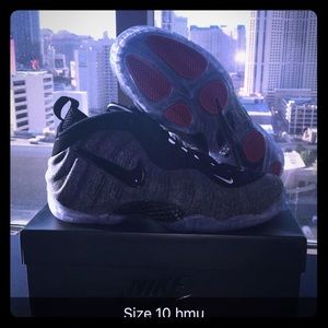 Nike Foamposite Pro Tech Fleece size 10