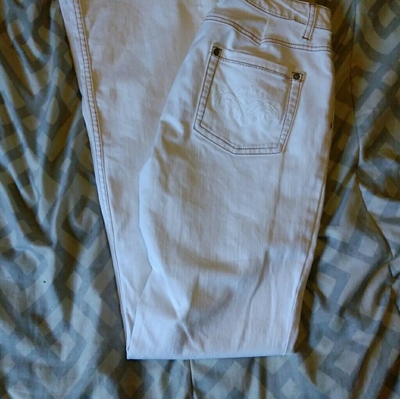 Cabi - Picture 3 of 3