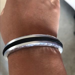 Hair tie bracelet