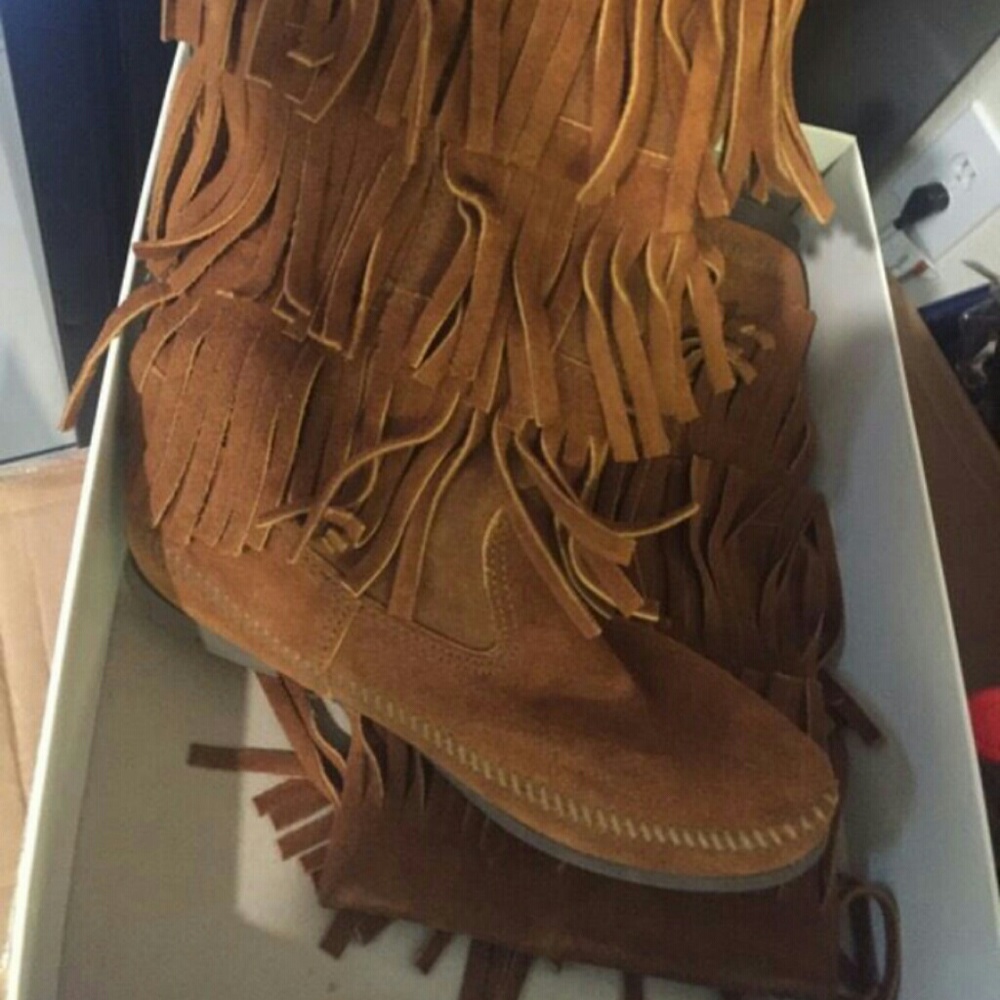 MINNETONKA leathe boots