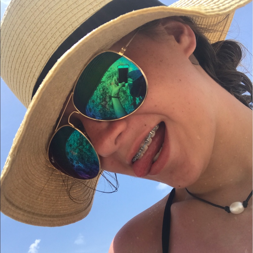 Meet your Posher, Karlie