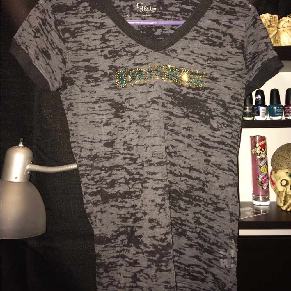 Grey black ducks shirt