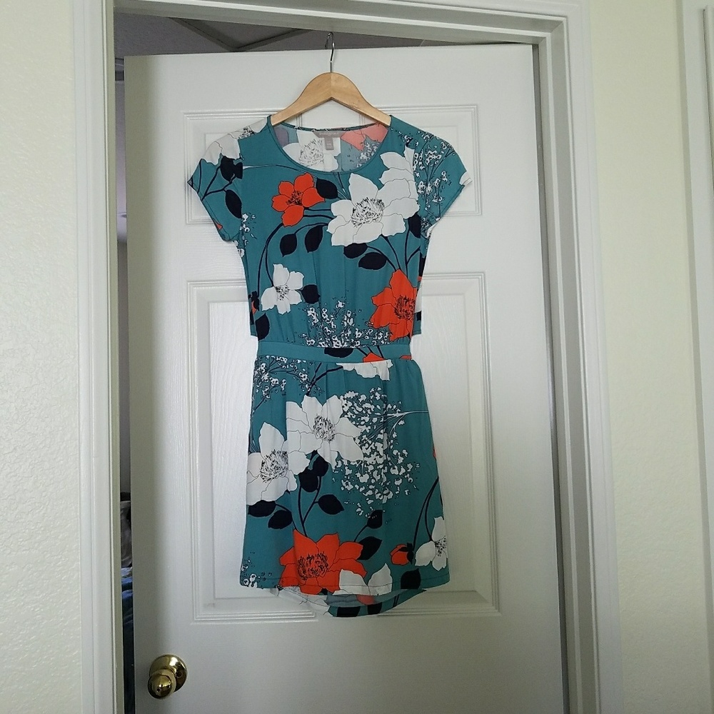 Petitw open back summer dress