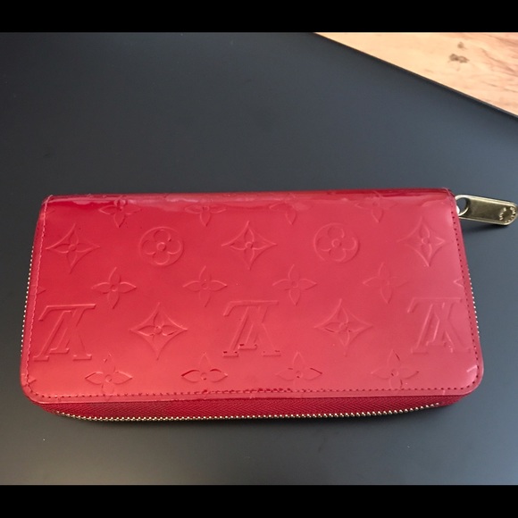 Auth Louis Vuitton - lowest- Vernis zippy wallet - Picture 1 of 4