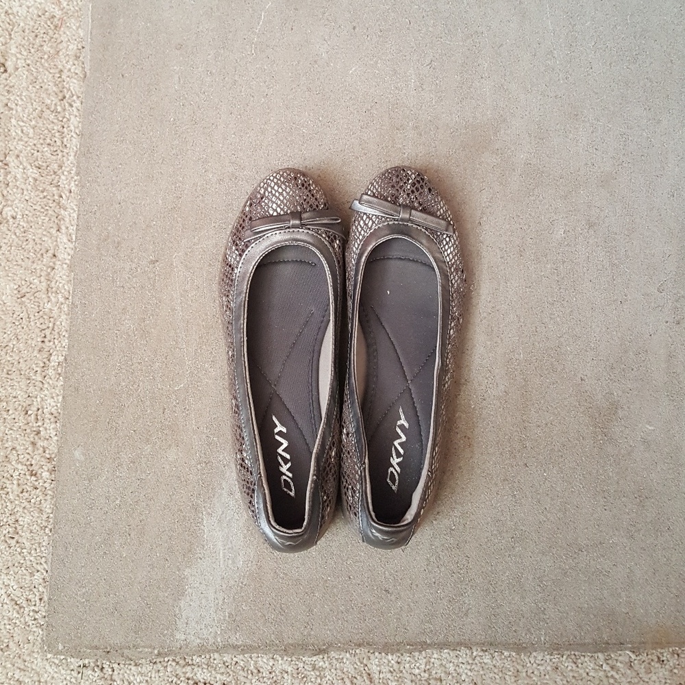 DKNY Silver Flats