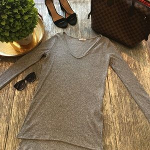 High-low V-neck Ribbed Marled Sweater