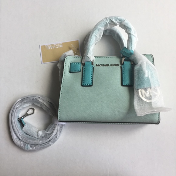 🌺HP🌺Michael Kors Dillon Mini Leather Crossbody - Picture 4 of 8