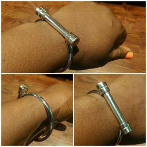 NEW Silver screw lock bar cuff bracelet bangle