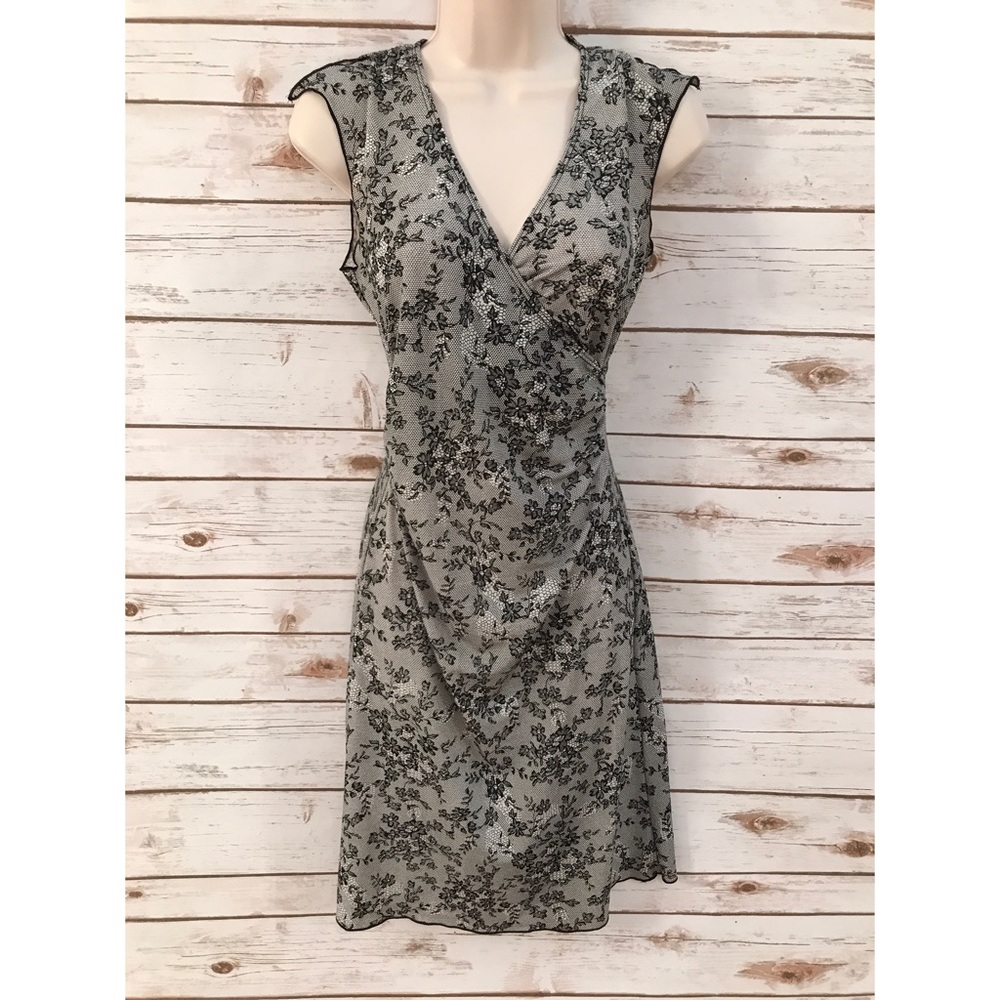 🎀Vintage Style F21 Black & White Flowers Dress🎀