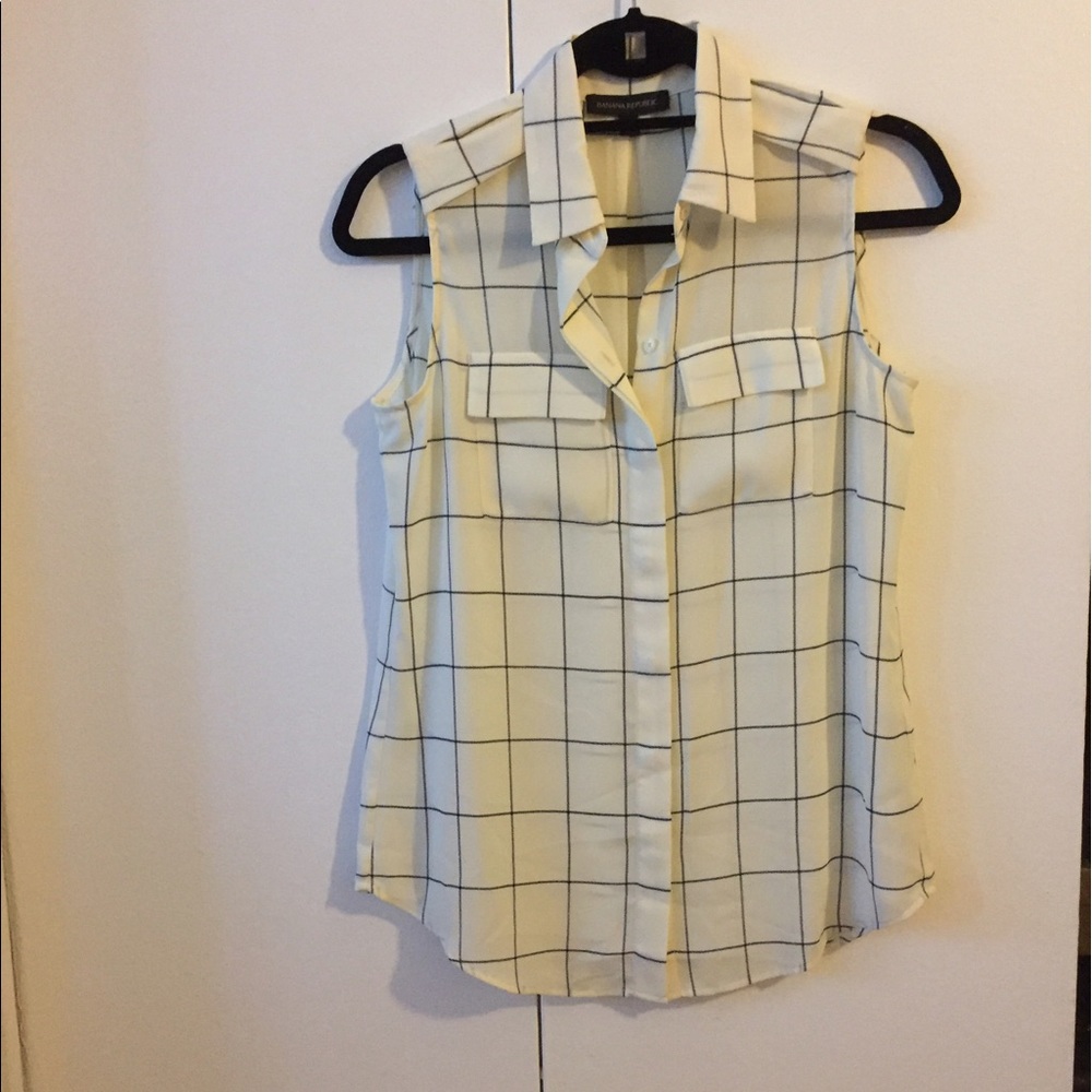 Banana Republic sleeveless checkered blouse