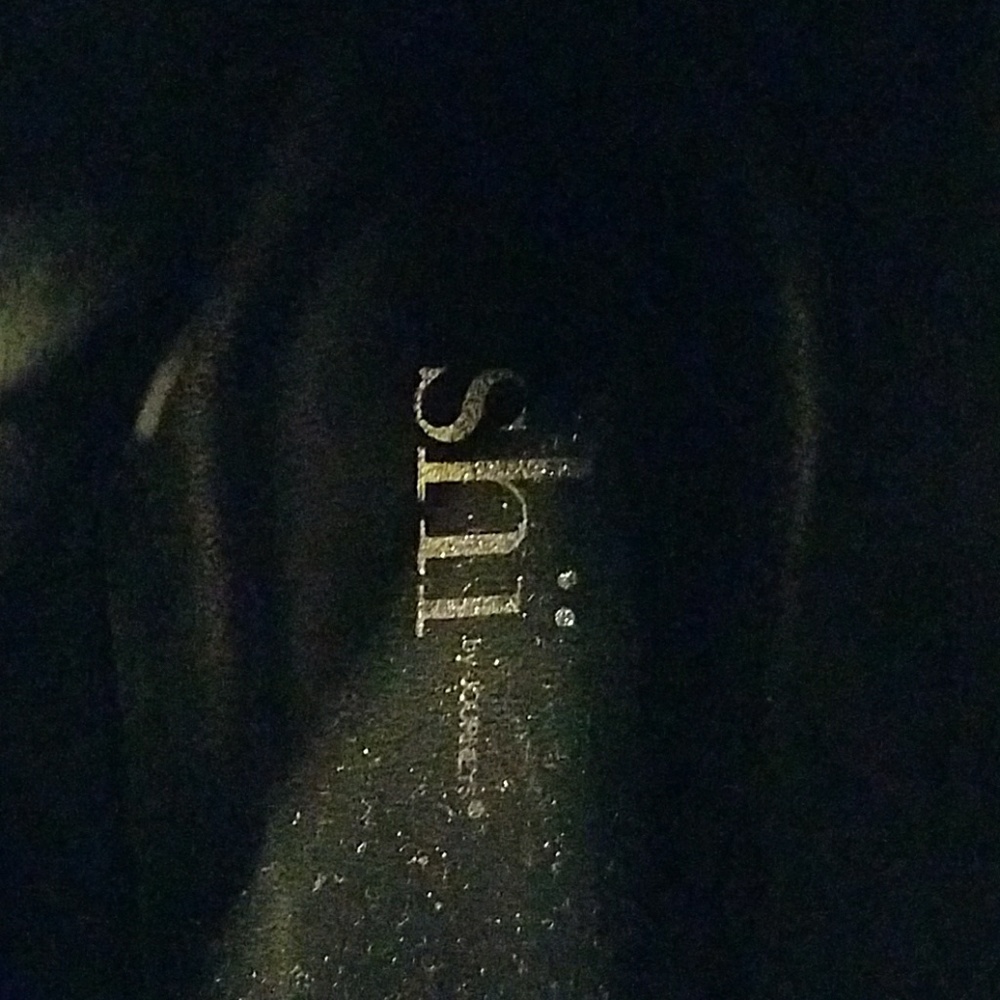 Boots - Picture 3 of 3