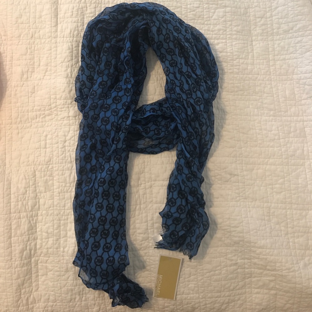 Michael Kors Scarf *NWT* never worn!! MK monogram