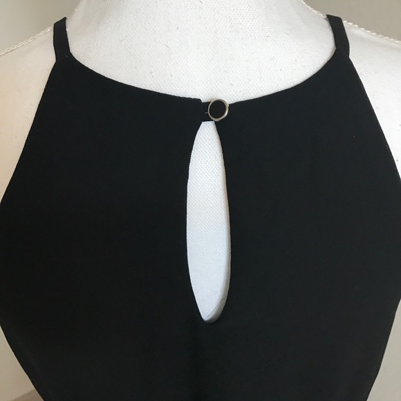 Simple Black Dress - Picture 3 of 3