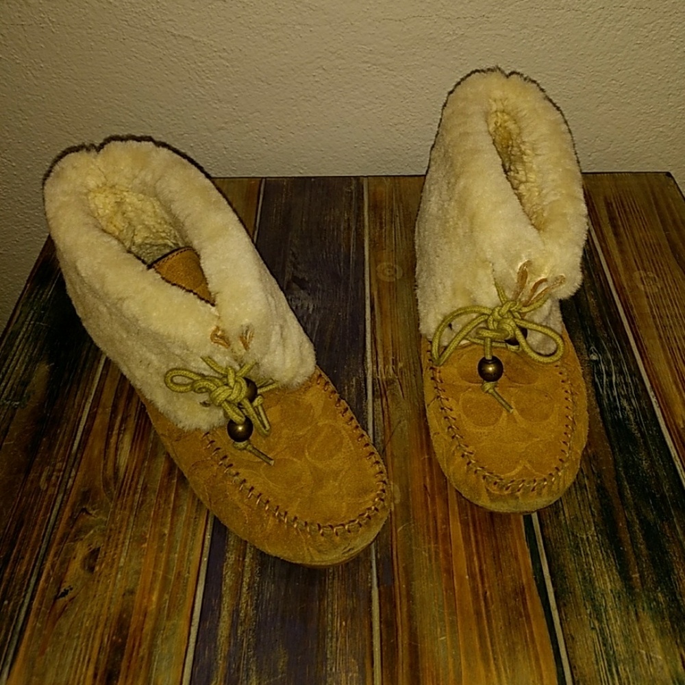 Coach| Women Winter Boots| Size 7| Camel