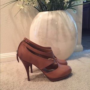 Beautiful Heels with cutouts