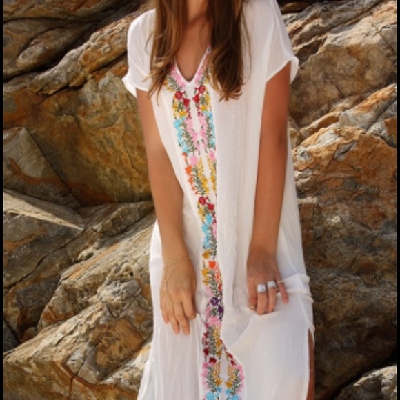 Embroidered Maxi dress - Picture 1 of 1