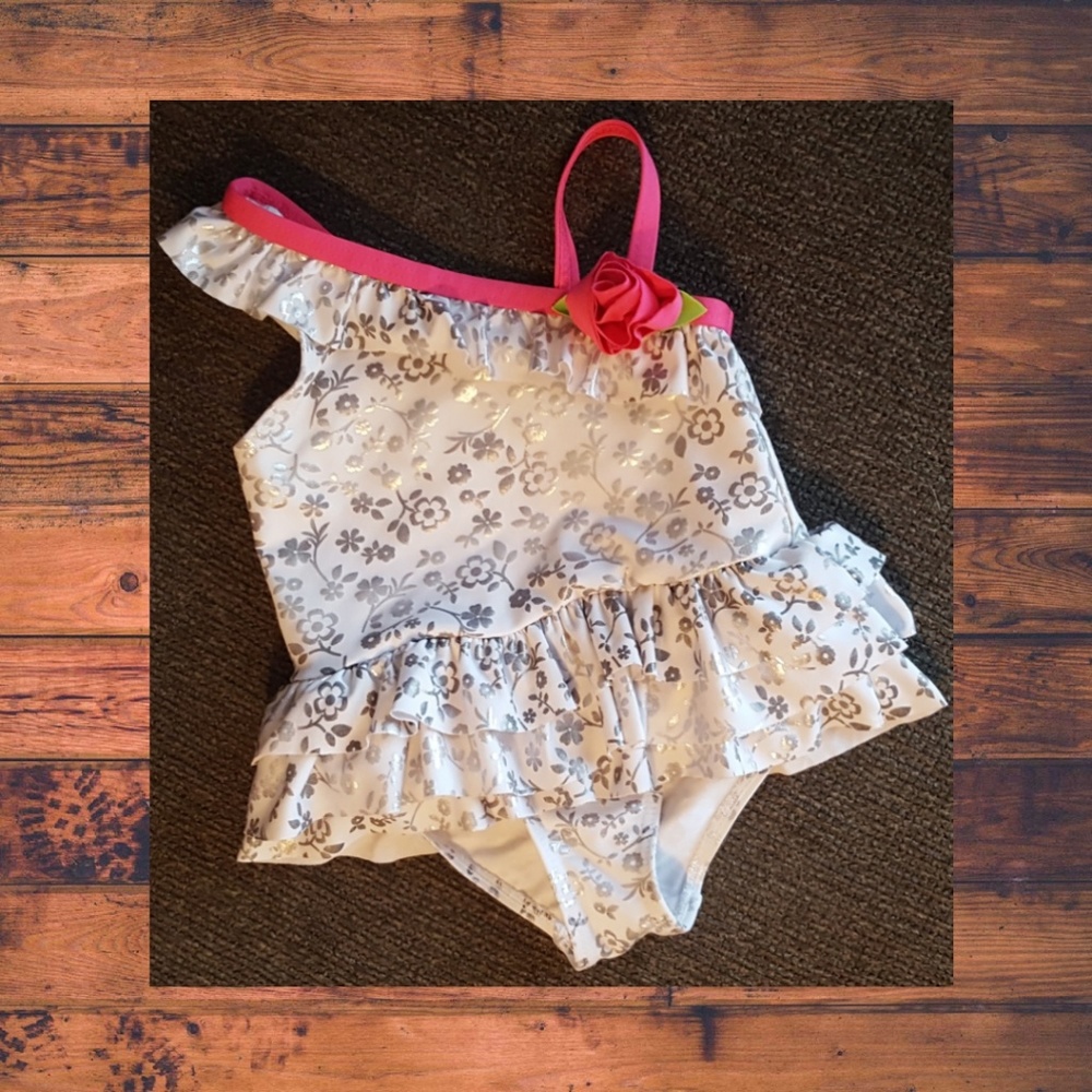ADORABLE, NEVER WORN! Metallic Silver One Piece