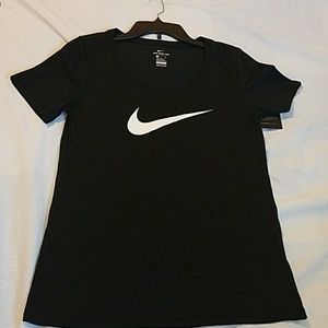 Women's Nike Tee 🛑SOLD🛑