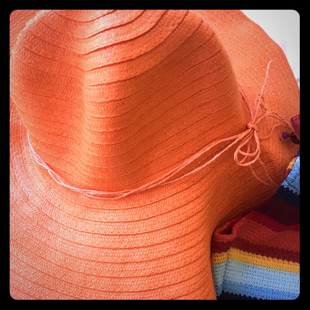 ♦️SOLD♦️Big Floppy Orange Sun Hat!!
