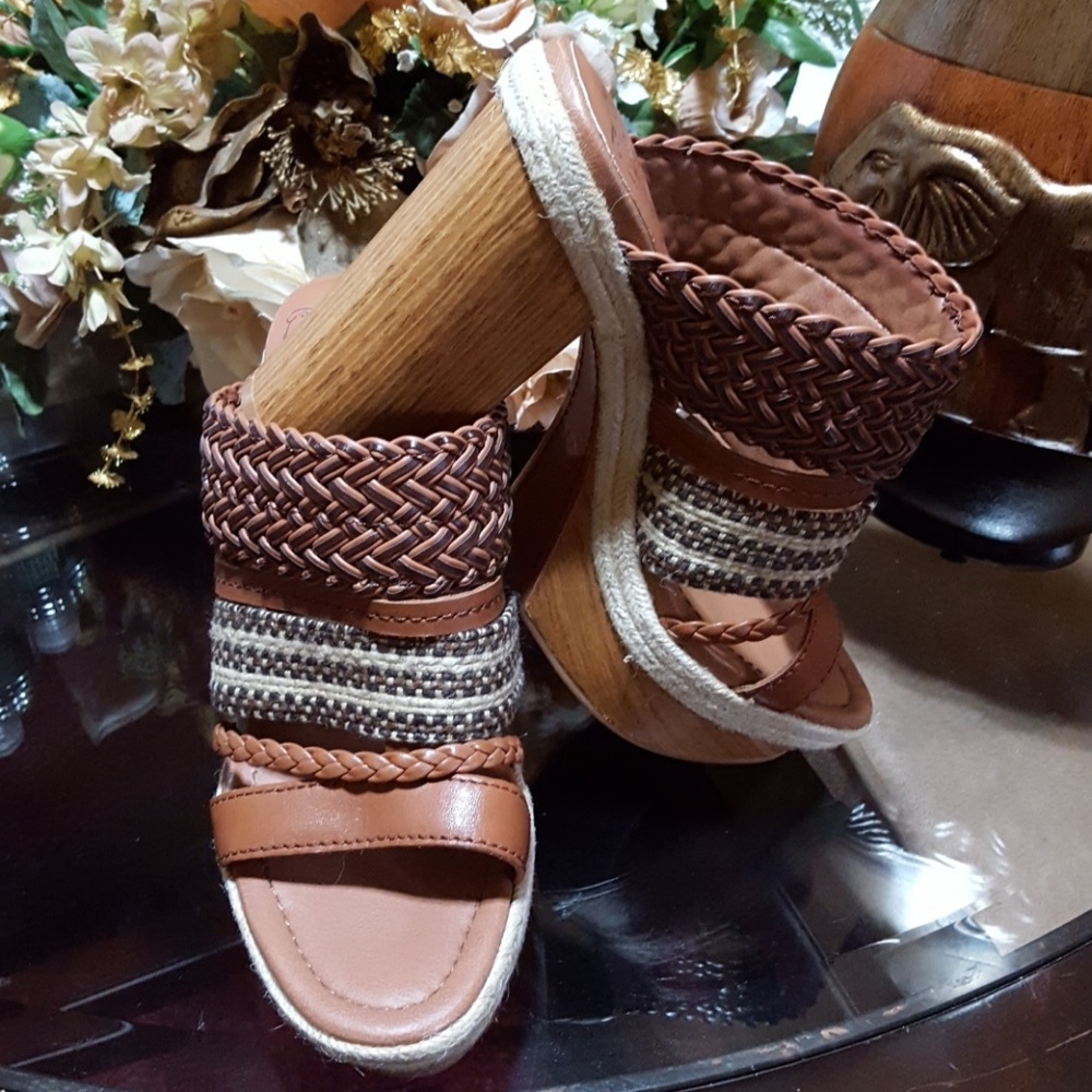 Lucky Brand sandals