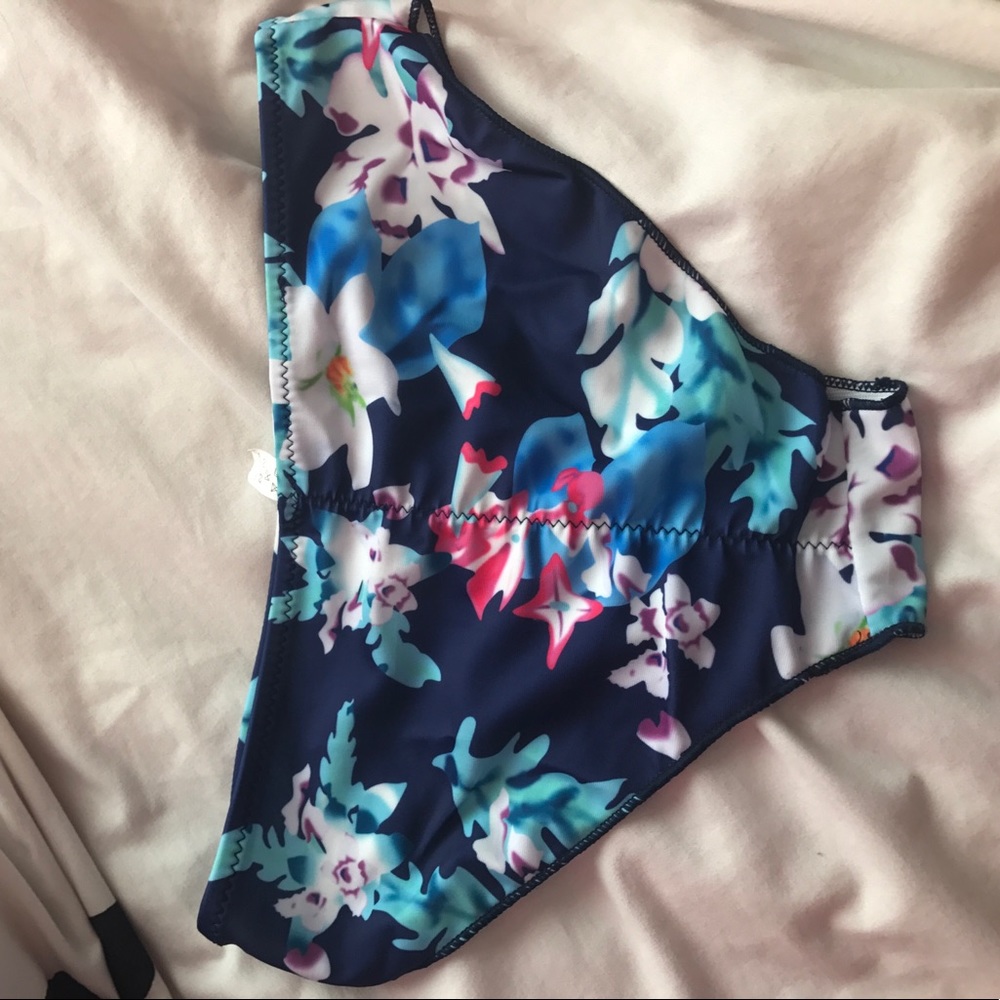 Bathing suit bottoms