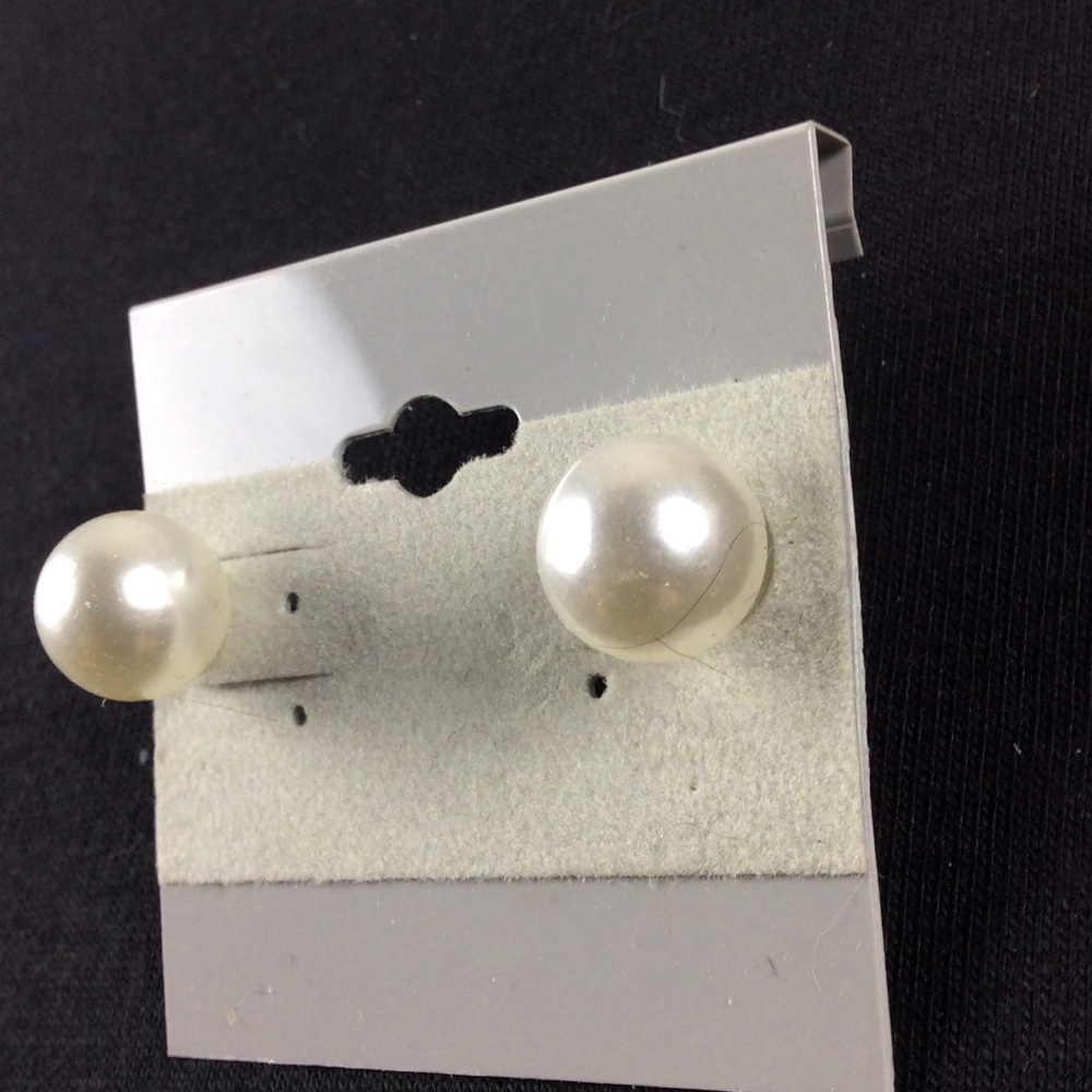 New White Ball Stud Earrings - Picture 2 of 2