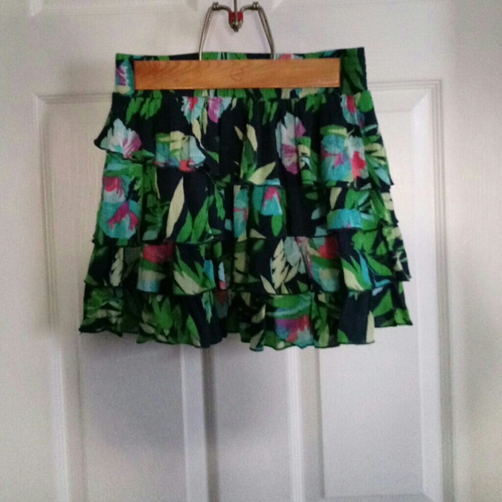 Aeropostale flower mini skirt