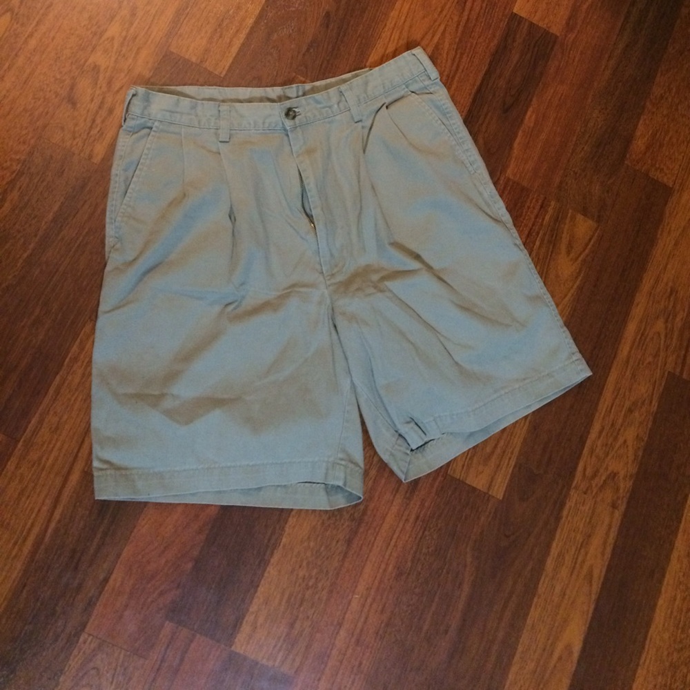 Men's Haggar khaki shorts