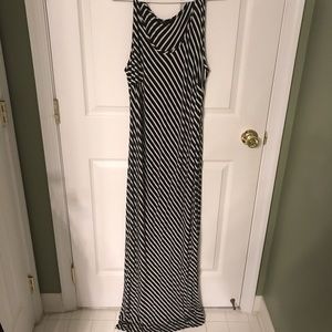 🌟HOST PICK🌟 Striped black and white maxi dress