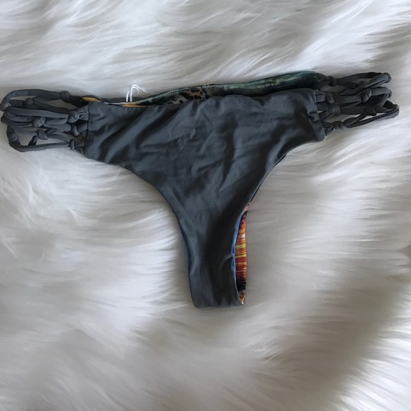 NWOT Reversible San Lorenzo Bikini Bottoms - Picture 3 of 4