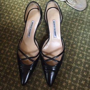 Manolo Blanhik black kitten heel shoessize 37 1/2