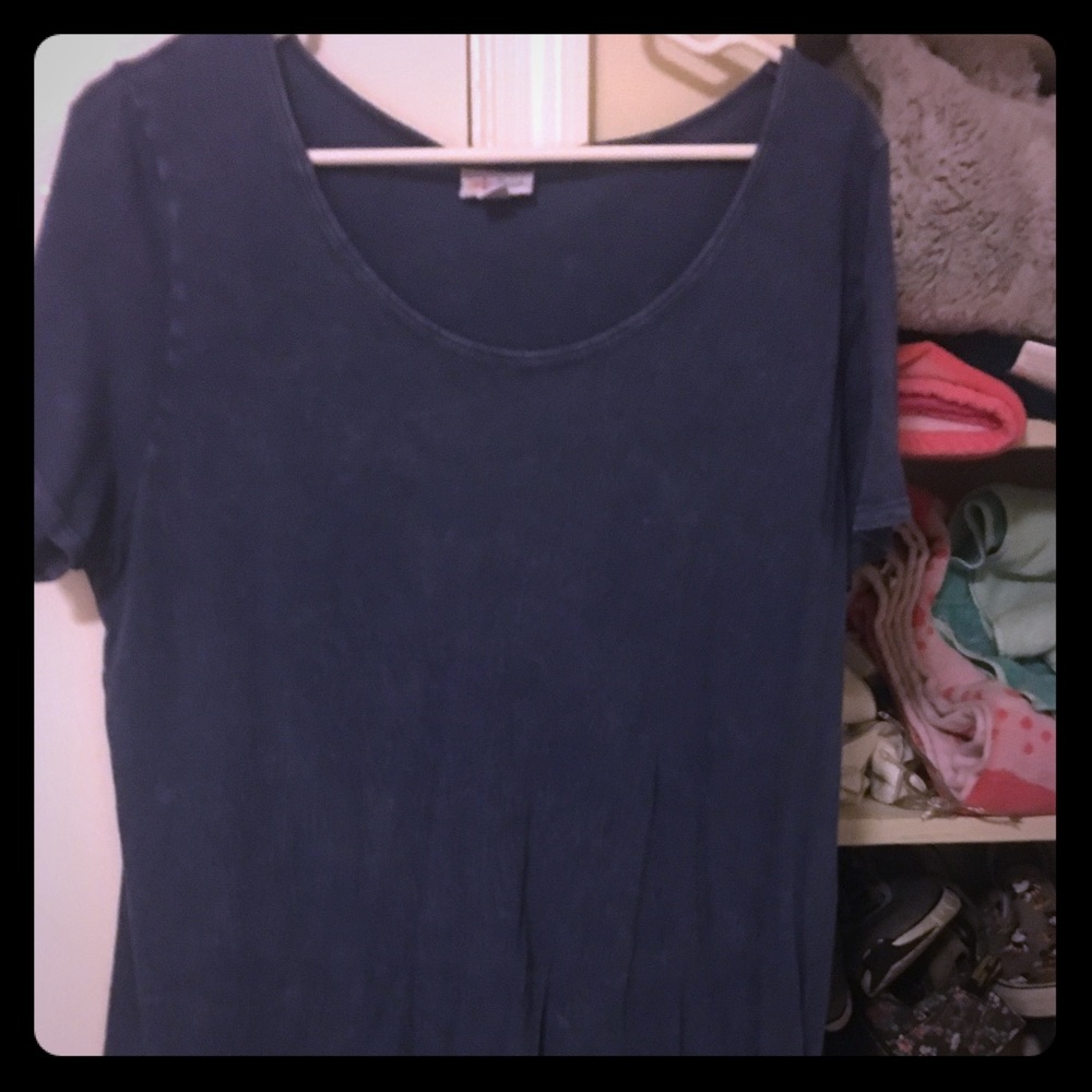 Bundle 2 classic tees size 2 XL