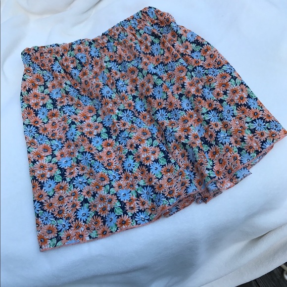 Floral skirt - Picture 2 of 4