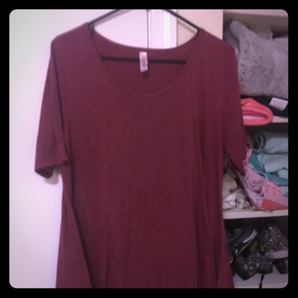 Burgundy perfect tee