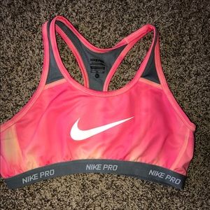 NIKE PRO Sports Bra