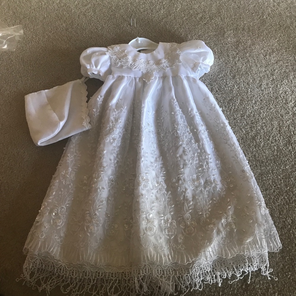 NWT Gorgeous XL christening outfit 18-24 months