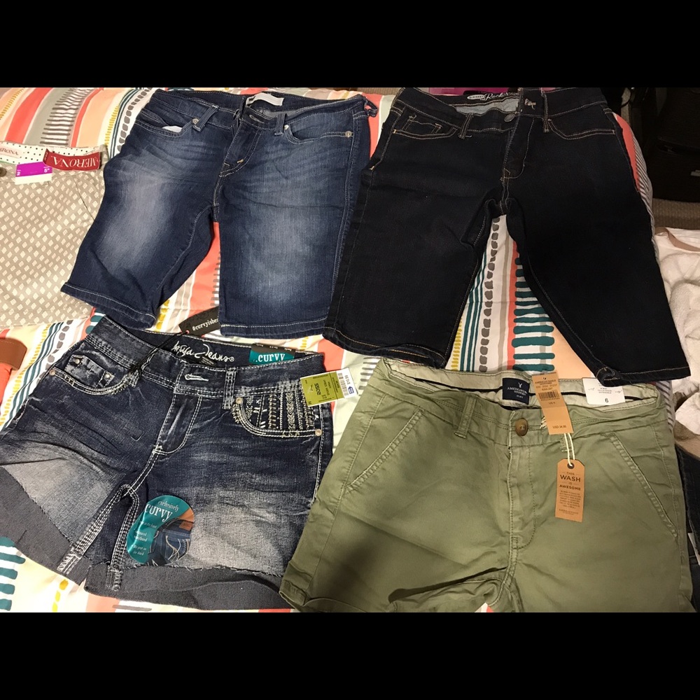 Women's shorts. Assorted sizes 2-4. - Picture 2 of 2