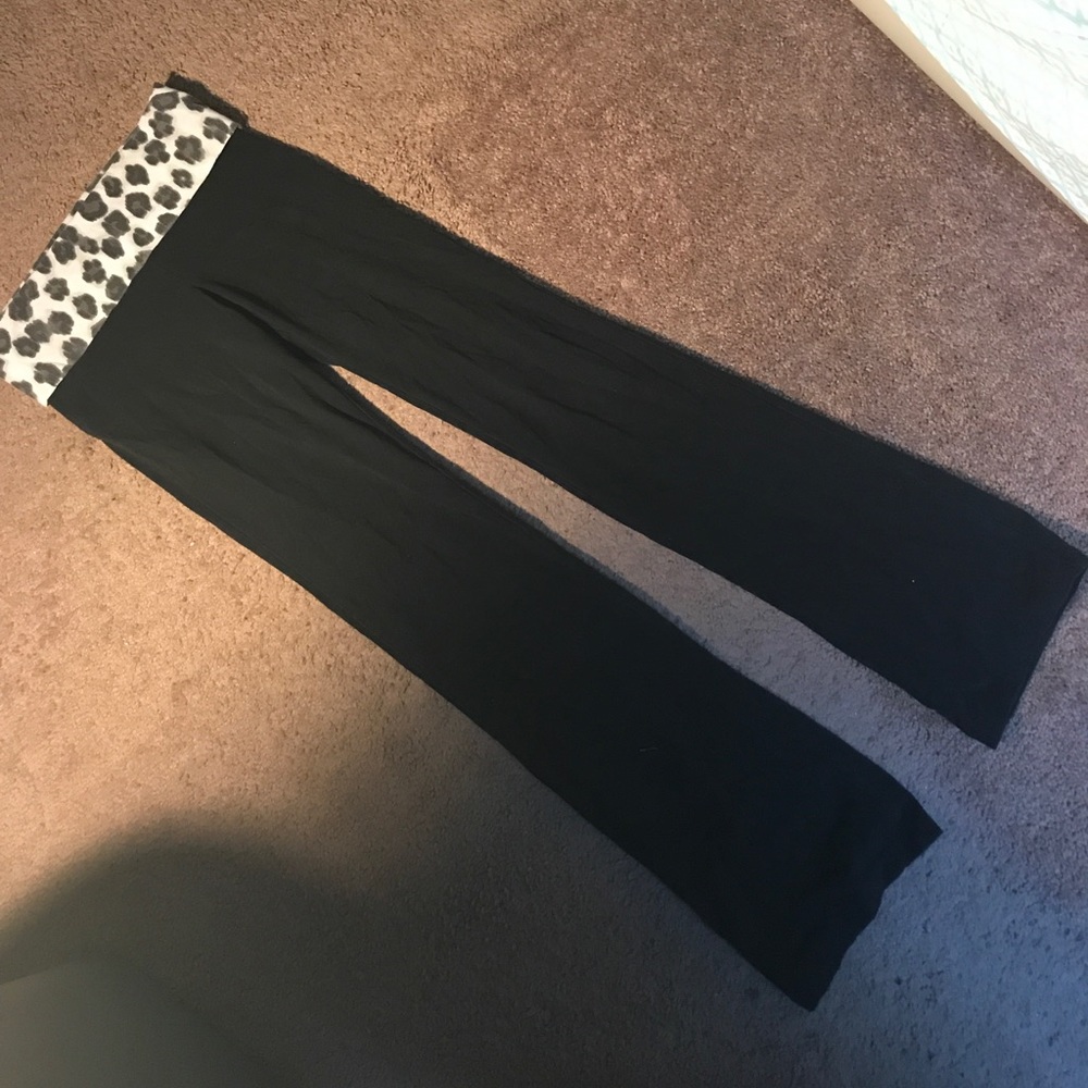Victoria secret boot leg yoga pants