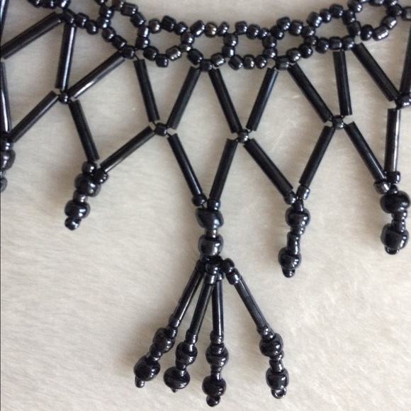 Beautiful Hand Crafted Platinum Colored Necklace - Picture 2 of 5